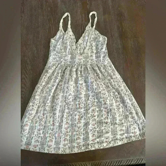 TOPSHOP Floral Sundress Crochet Trim Dress Size 4 EUC - Picture 4 of 5